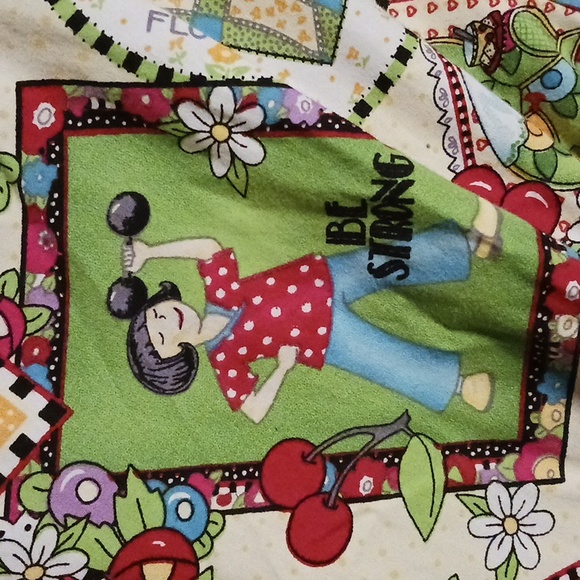 Mary Engelbreit Scrub (top only) Large - Picture 5 of 9